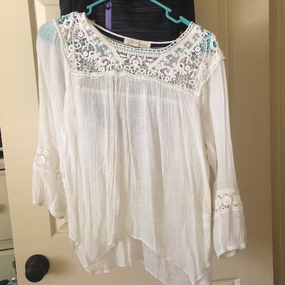 Mid sleeve white shirt